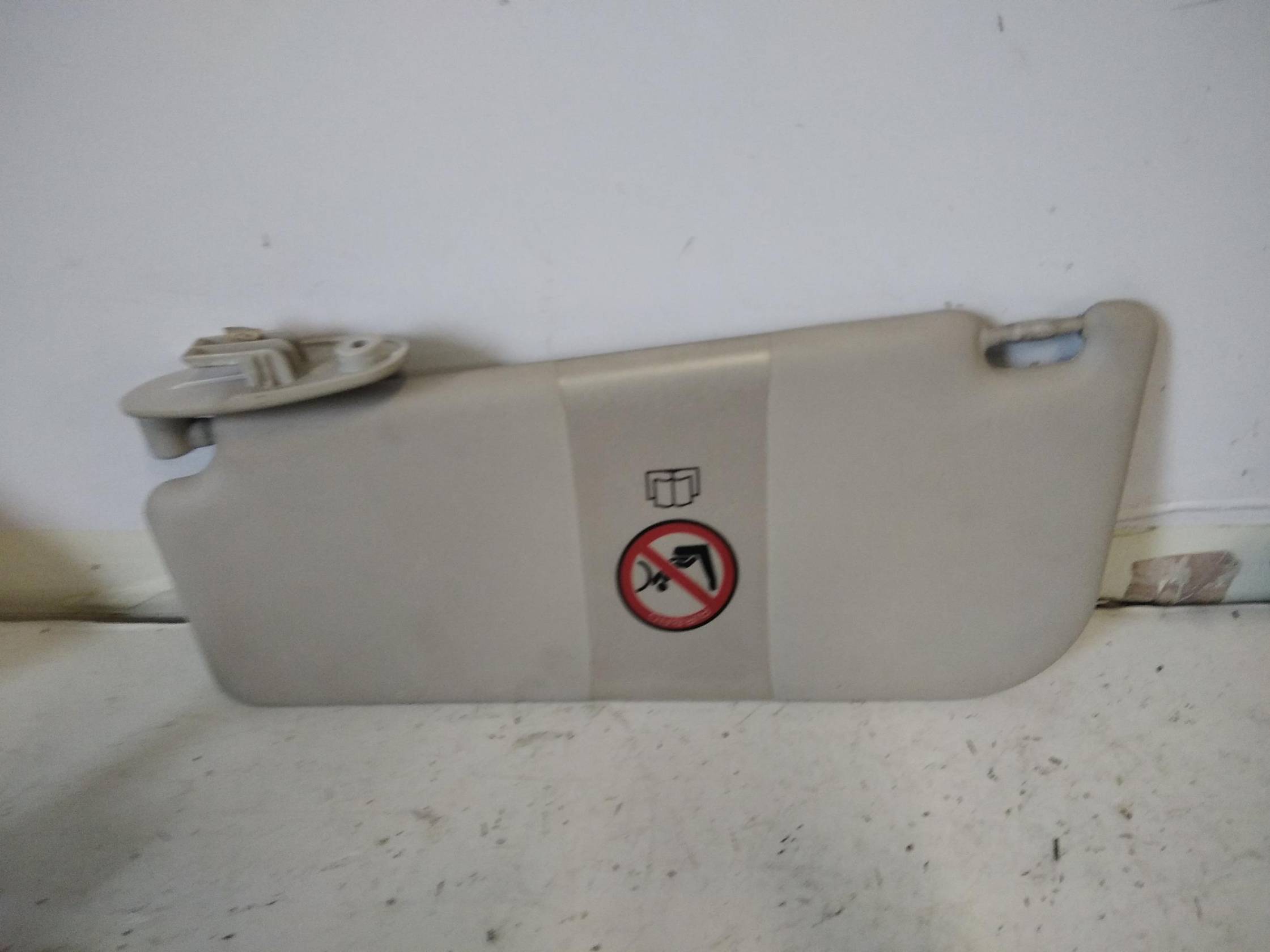 Aletta parasole parabrezza dx.